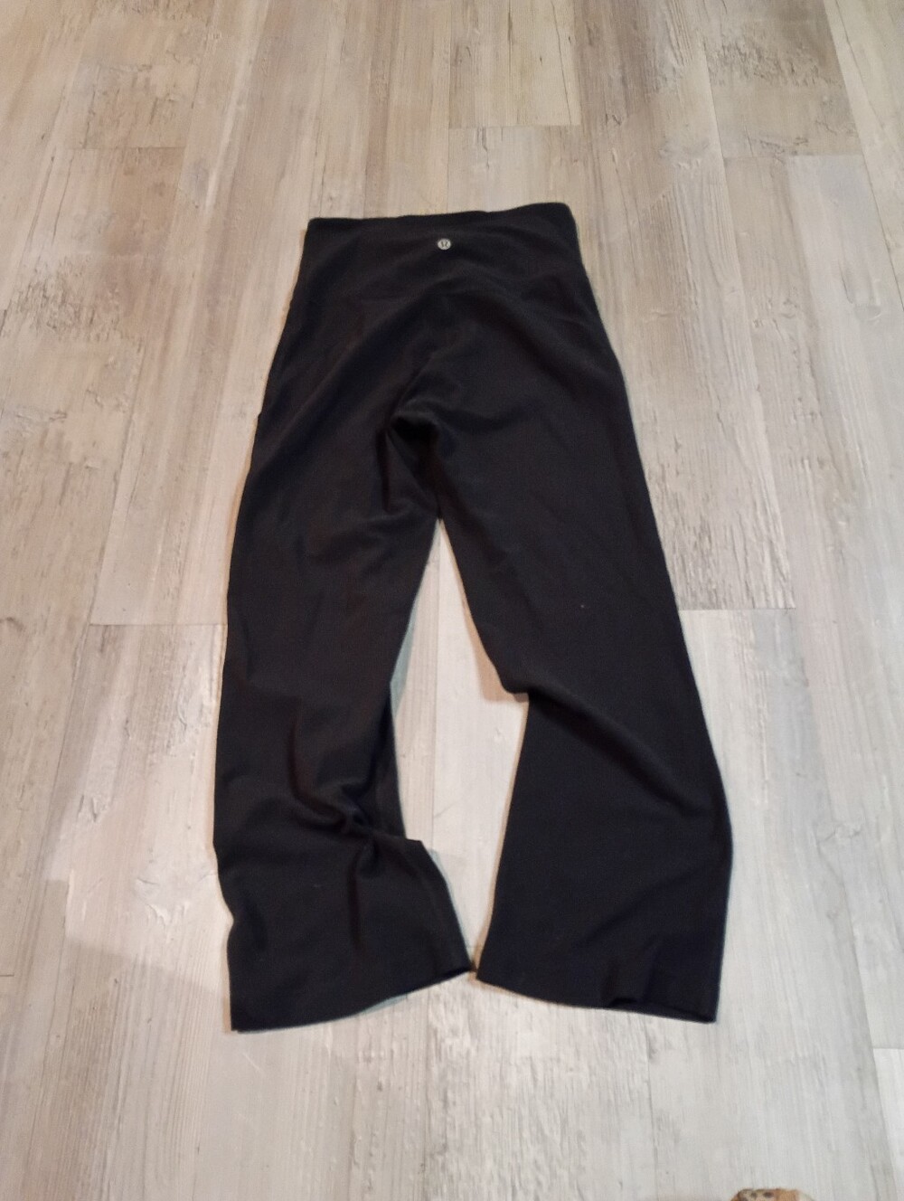 Lululemon - Picture 3 of 6